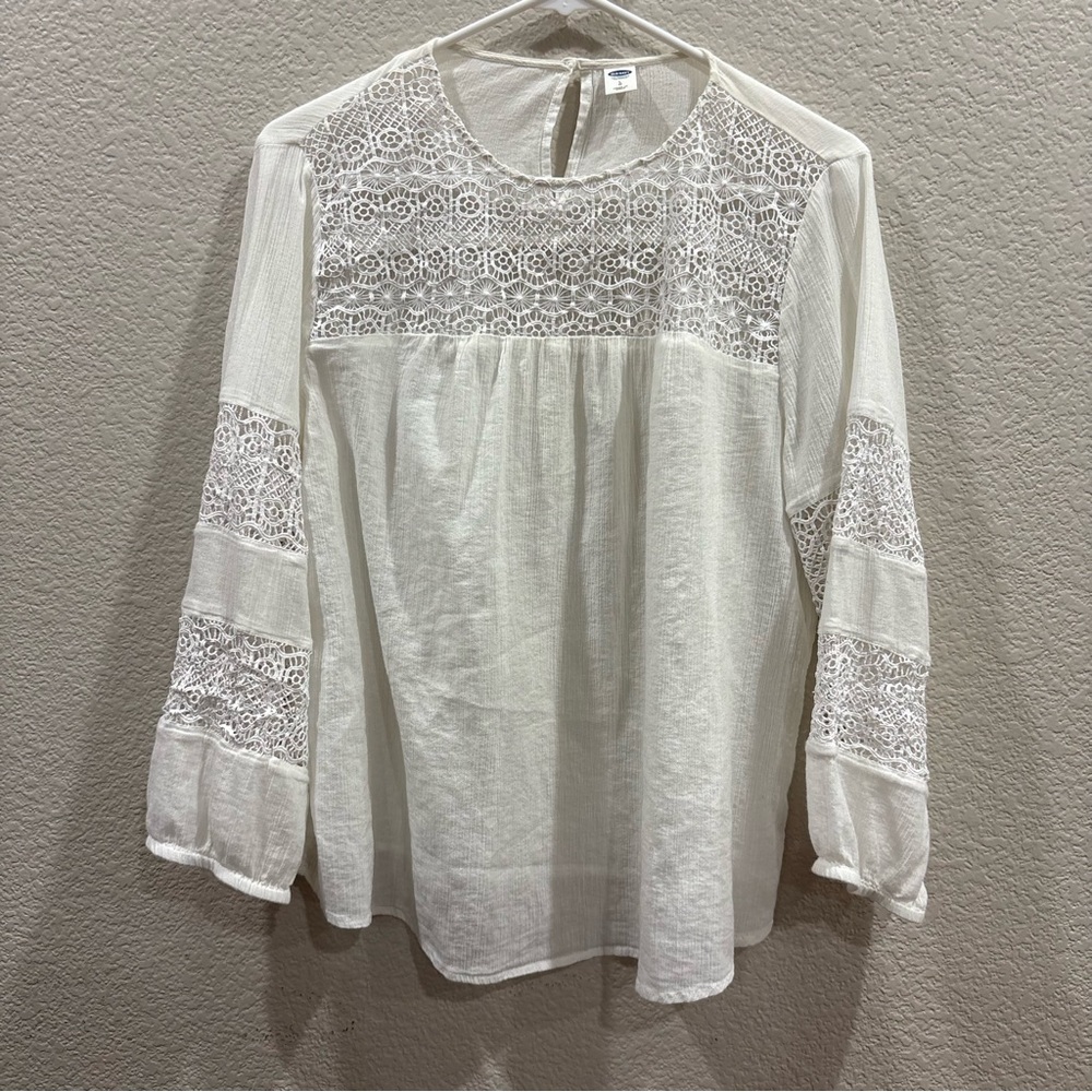 Old Navy White Lace Accent Blouse